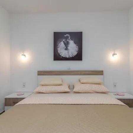Apartament In Mastrinka With Sea View, Terrace, Air Conditioning, Wifi 5159-3 *